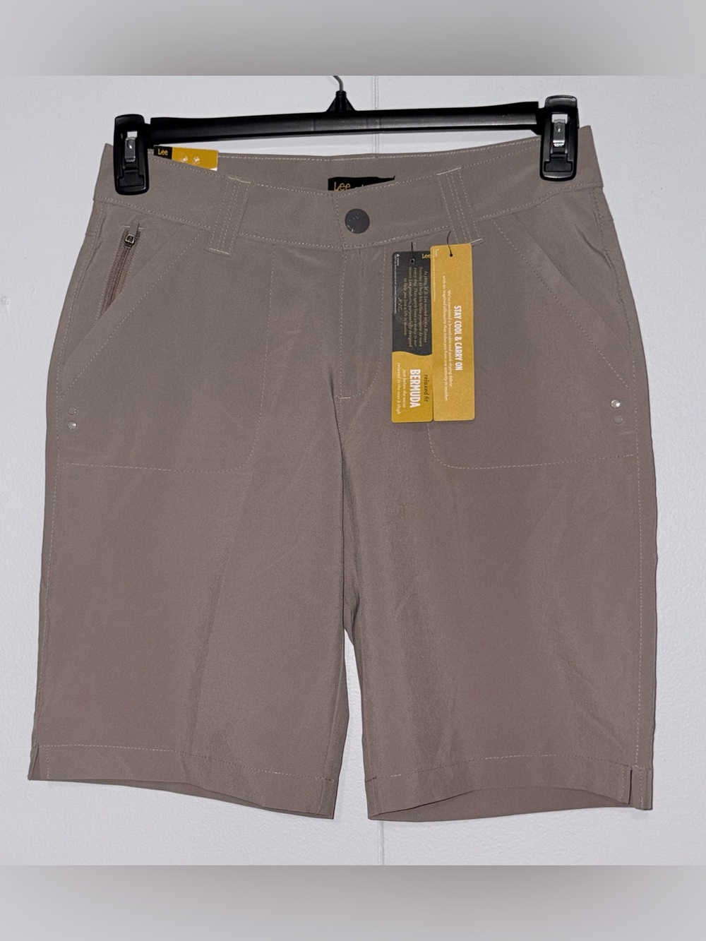 Lee Womens Size 4 Canteen Beige Relaxed Fit Bermuda Shorts Stretch NWT